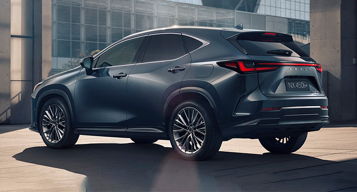 NX 450h+ galeria 001